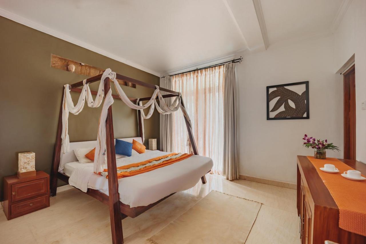 Ocean Suite Goa Dona Paula Exterior foto